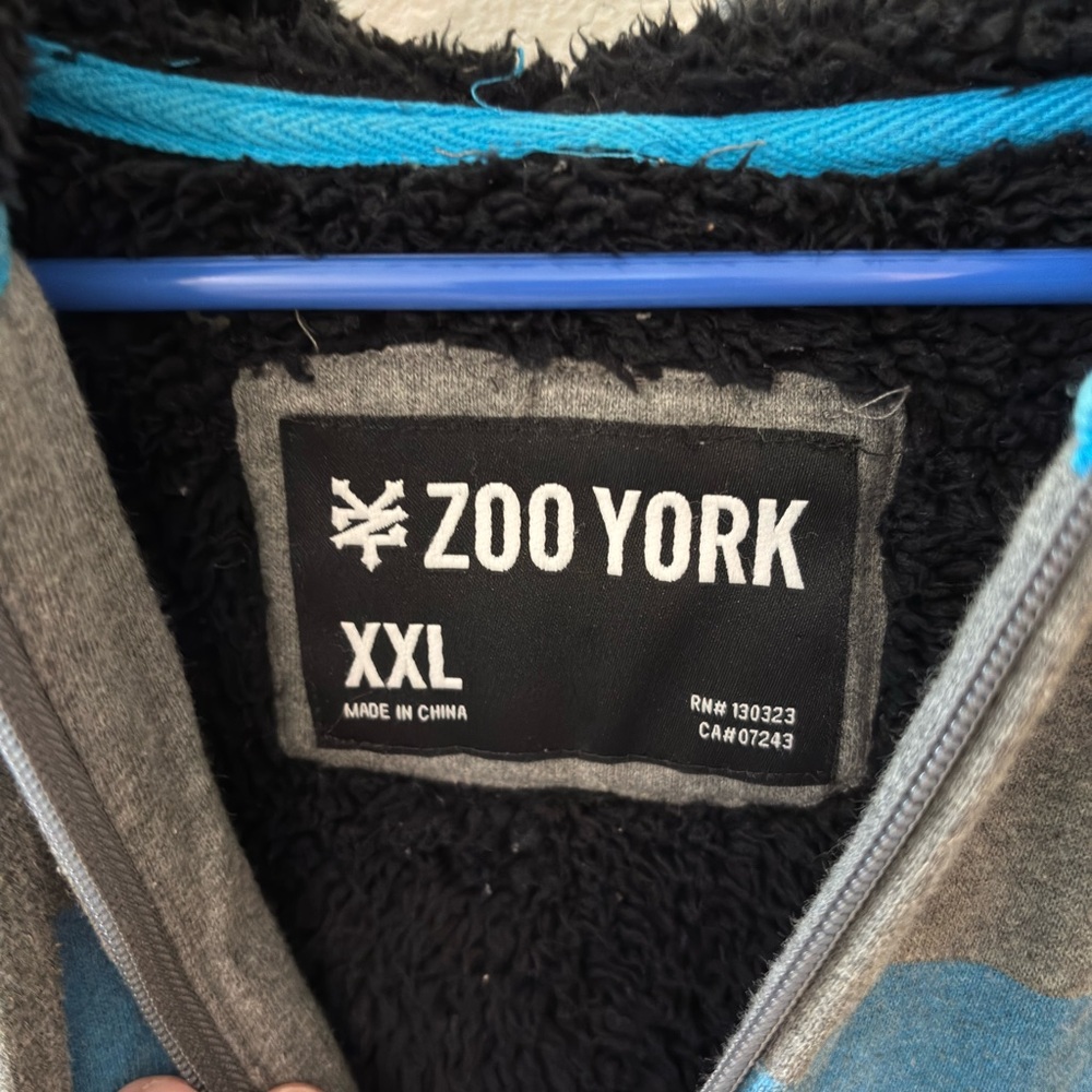 Zoo York Gray and Blue Zip-Up Sweater - Picture 2 of 3